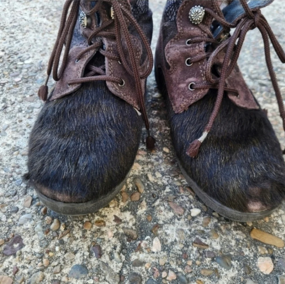 Tecnica 36 8 Italian Leather Furry Embroidered Gorgeous Boho Snow Winter boots